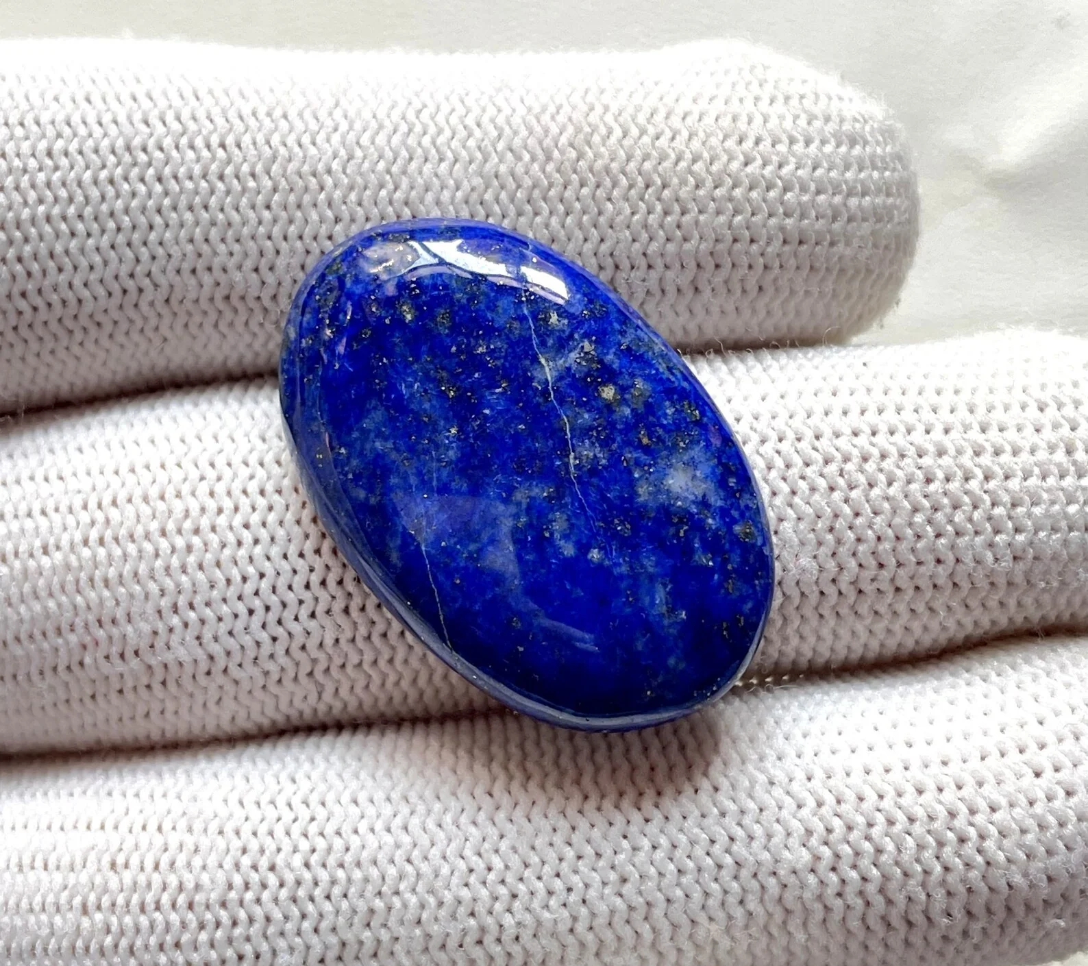 Lapis Lazuli Gemstone - Image 4